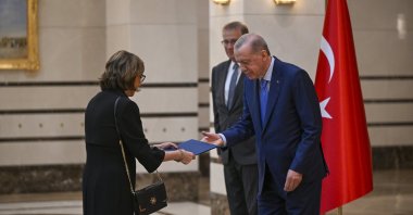 Bosnia-Herzegovinan Ambassador Mirsada Colakovic (L) presents her credentials to President Recep Tayyip Erdoğan (R), in the capital Ankara, Türkiye, July 17, 2024. (AA Photo)
