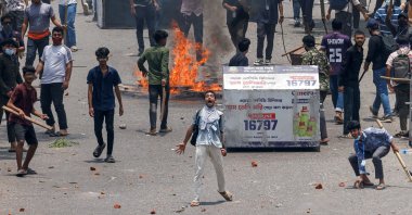 Anti-quota supporters clash with police and pro-government activists in Dhaka, Bangladesh, July 18, 2024. (Reuters Photo)