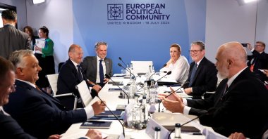 British Prime Minister Keir Starmer, Denmark&#039;s Prime Minister Mette Frederiksen, Hungary&#039;s Prime Minister Viktor Orban, German Chancellor Olaf Scholz, Albania&#039;s Prime Minister Edi Rama and Dutch Prime Minister Dick Schoof attend a working session on migration, during the European Political Community meeting at Blenheim Palace, near Oxford, U.K., July 18, 2024. (Reuters Photo)