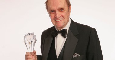 Actor Bob Newhart poses for a portrait at the Broadcast Television Journalists Association&#039;s Third Annual Critics&#039; Choice Television Awards in Los Angeles, California, U.S., June 10, 2013. (AFP Photo)