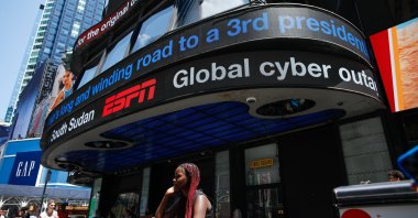 Global cyber outage information displayed on a screen in Times Square New York, U.S., July 19, 2024. (EPA Photo)