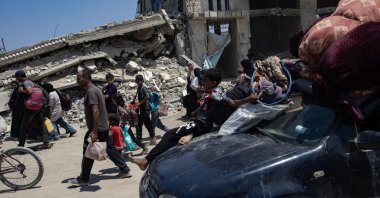 Palestinians flee from Khan Younis after an evacuation order by the Israeli army, southern Gaza Strip, July 22, 2024. (EPA Photo)