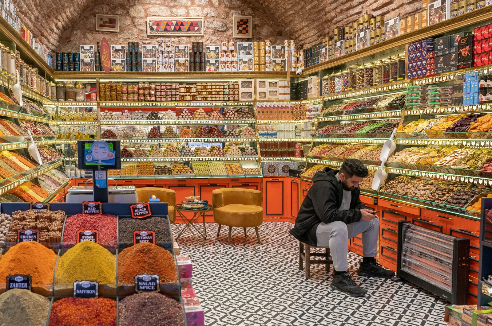 A spice shop at the famous Grand Bazaar of Istanbul, Türkiye, Feb. 21, 2024. (Getty Images Photo)