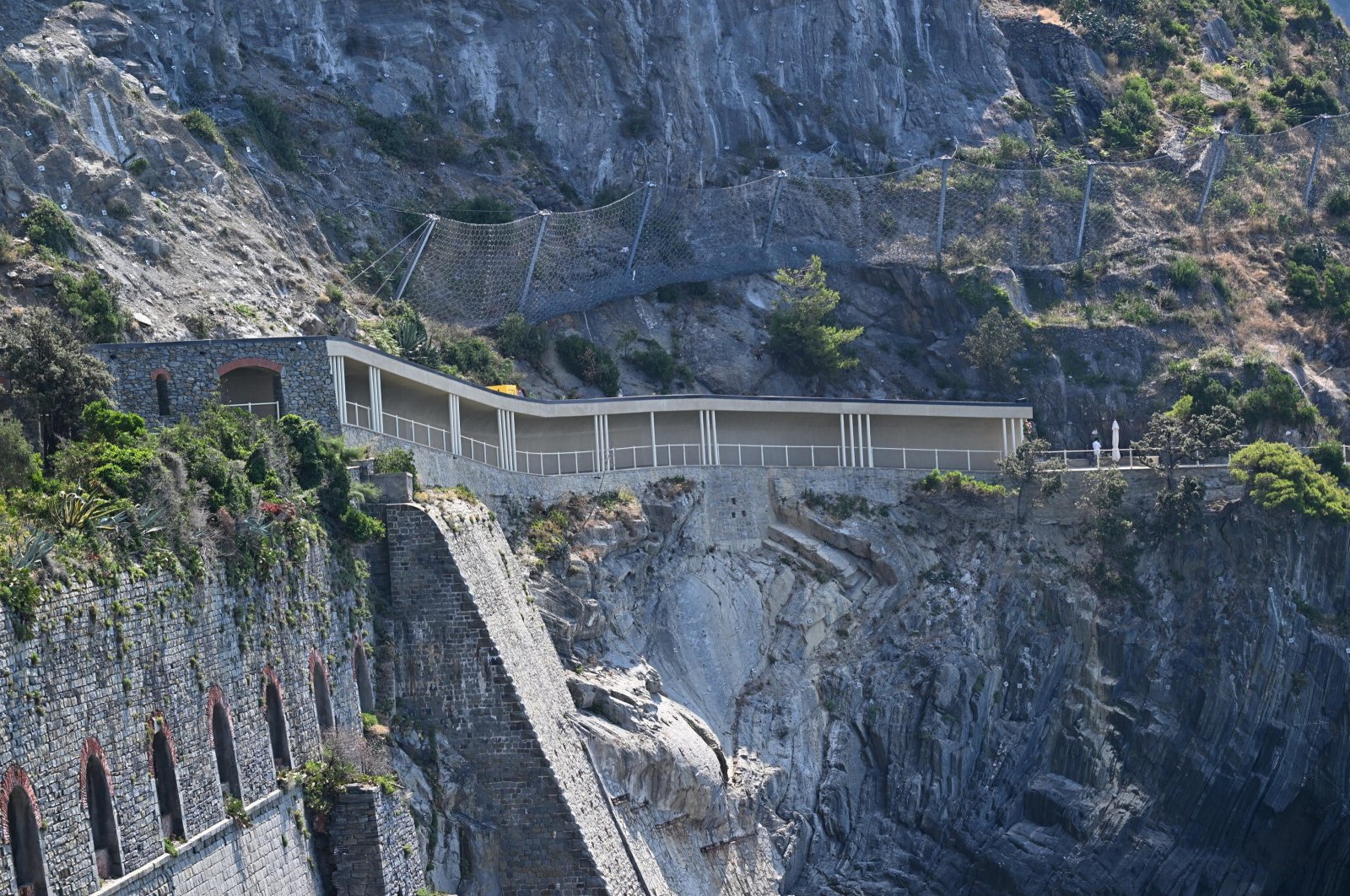 A general view at some of the safety installations along the &quot;Via dell&#039;amore&quot; at Cinque Terre in Liguria, the path overlooking the sea between Riomaggiore and Manarola (La Spezia), Italy, July 26, 2024. (EPA Photo)