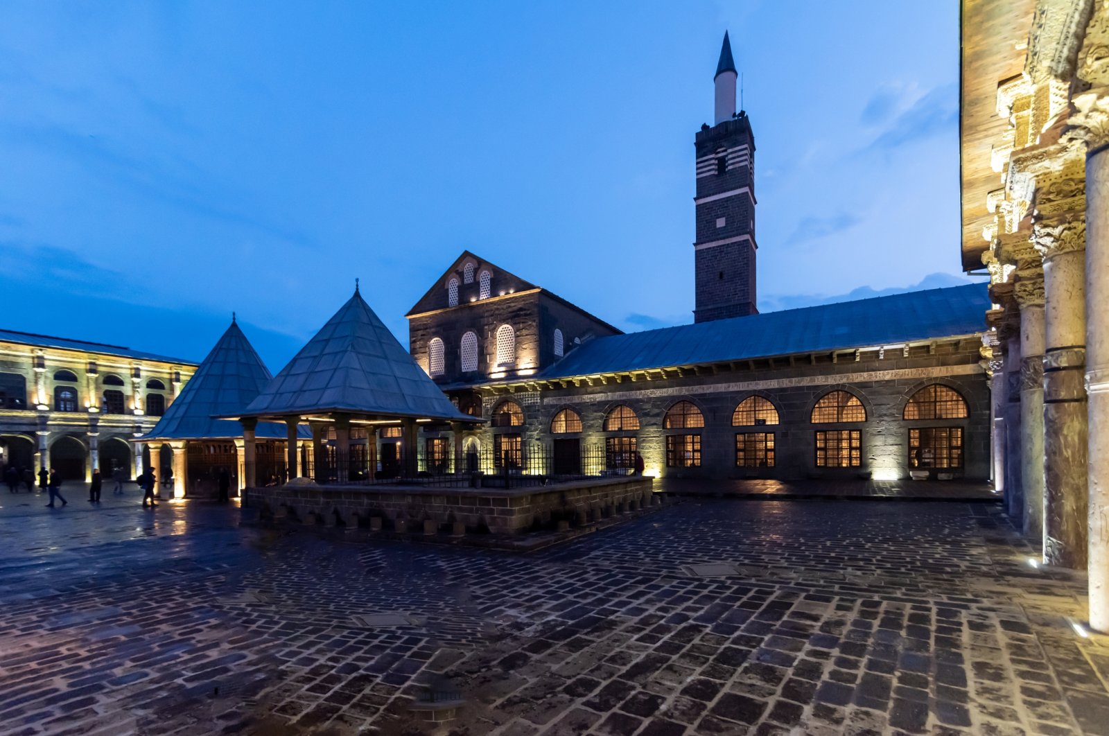 Ulu Mosque, which is located in Diyarbakır and has hosted many civilizations, Diyarbakır, Türkiye, Nov. 26, 2023. (Getty Images Photo)