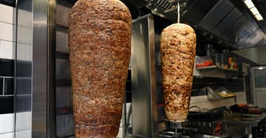 This photo shows meat from a kebab skewer in a doner restaurant in the city center of Dortmund, western Germany, July 26, 2024. (AFP Photo)