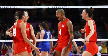 The Turkish Sultans of the Net react during the Paris 2024 Olympics women&#039;s volleyball preliminary round match against the Netherlands at the South Paris Arena 1, Paris, France, July 29, 2024. (Reuters Photo)