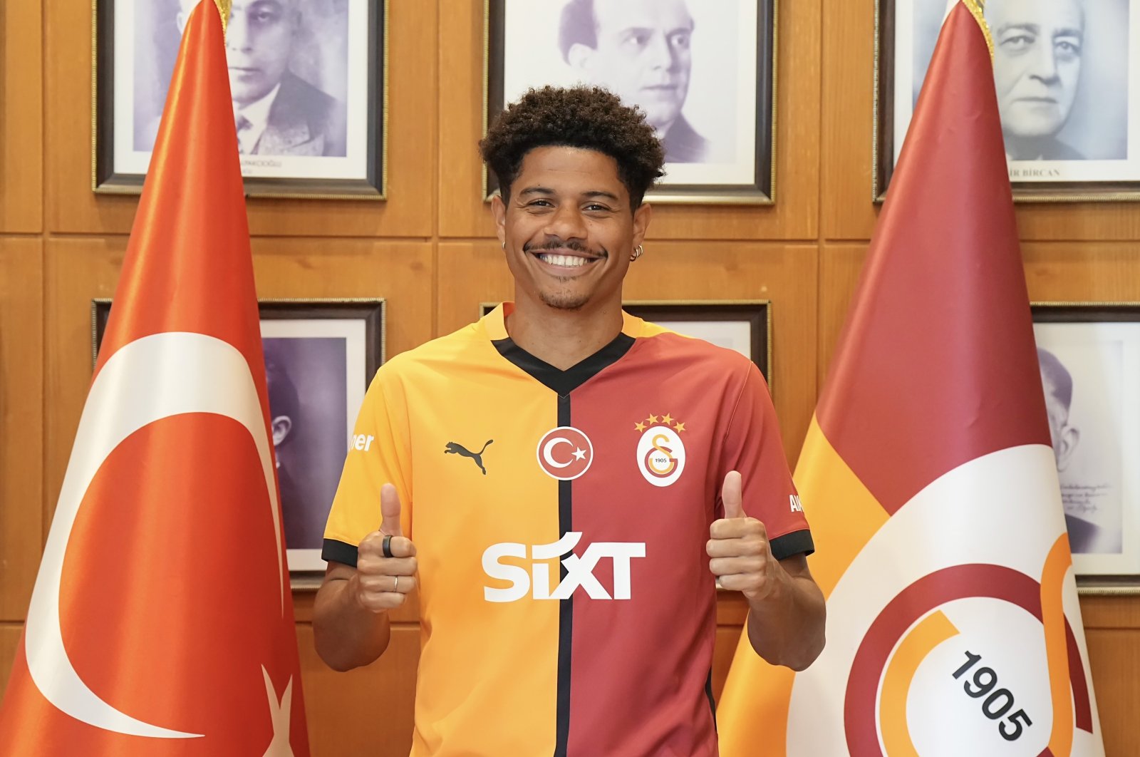 Galatasaray&#039;s new signing Gabriel Sara poses for a photo on his unveiling, Istanbul, Türkiye, Aug. 5, 2024. (IHA Photo)