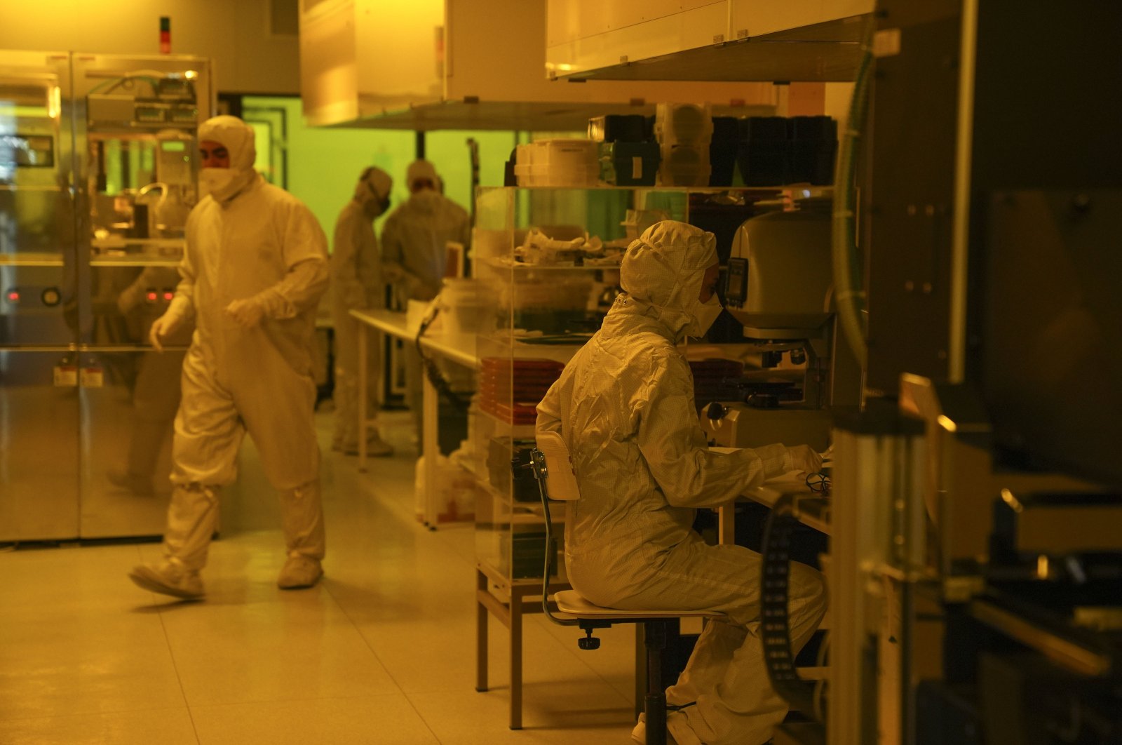 A group of researchers work as part of the &quot;Organ-on-Chip Systems Oriented Strategic Partnership (OrChESTRA)&quot; project at a laboratory, Ankara, Türkiye, Aug. 5, 2024. (Aa Photo)