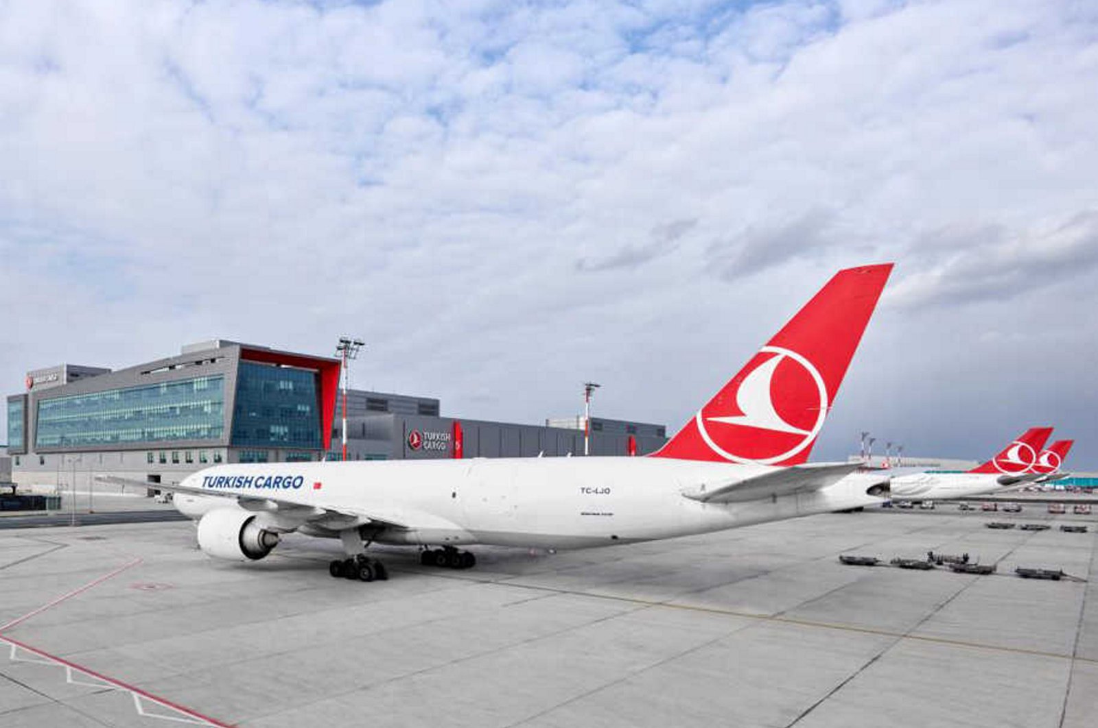 A Turkish Cargo plane sits on the tarmac at Istanbul Airport, Istanbul, Türkiye, Aug. 1, 2024. (AA Photo)