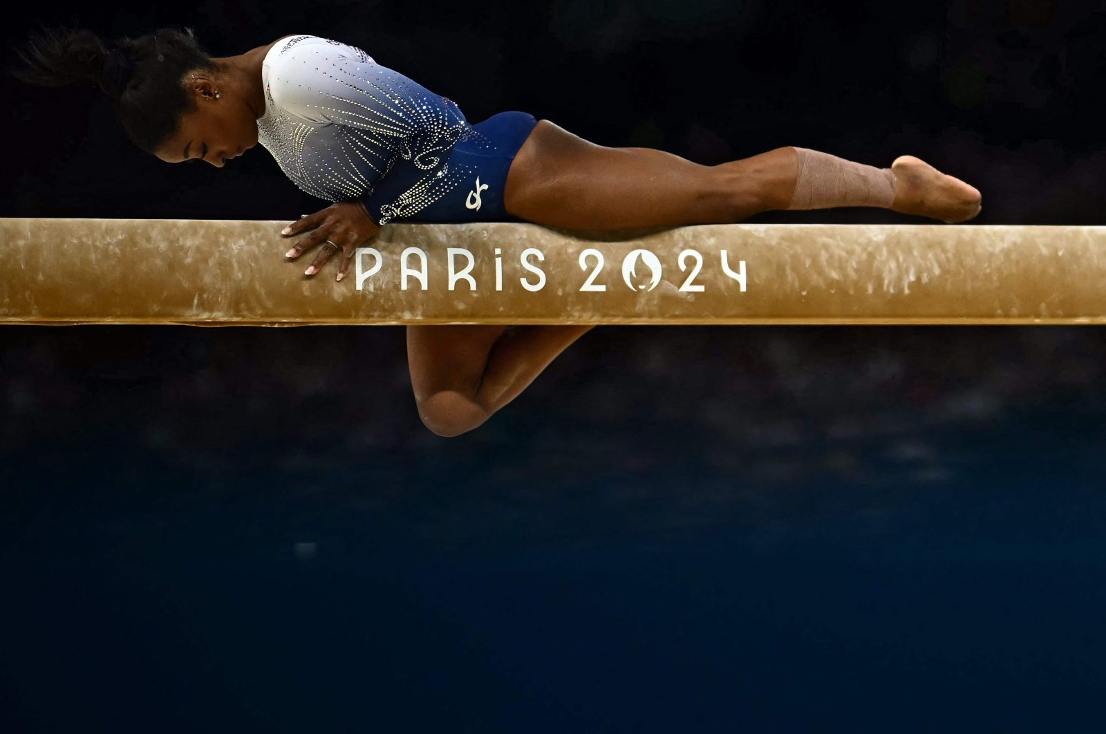 U.S.&#039; Simone Biles competes in the artistic gymnastics women&#039;s balance beam final during the Paris 2024 Olympic Games at the Bercy Arena, Paris, France, Aug. 5, 2024. (AFP Photo)