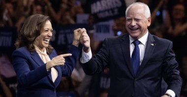 Democratic presidential candidate U.S. Vice President Kamala Harris (L) holds a campaign rally with her new running mate Democratic vice presidential candidate Minnesota Gov. Tim Walz (R) in Philadelphia, Pennsylvania, U.S., Aug. 6, 2024. (EPA Photo)