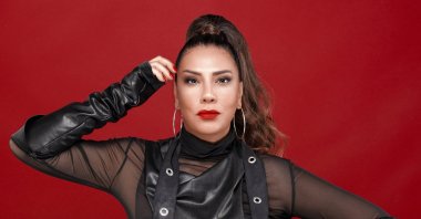 Işın Karaca sang "Izmir Marşı" at a concert organized by the Young Academics’ Association (Gat) in Komotini, a city in northern Greece with a significant Turkish minority. (Wikipedia Photo)