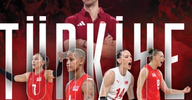 The illustration shows Türkiye&#039;s women&#039;s volleyball coach Daniele Santarelli and his players. (Illustration by Mehmet Mücahıt Yılmaz)