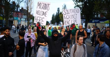 People attend a counterdemonstration against anti-Muslim, anti-immigration riots, Southend-on-Sea, U.K., Aug. 7, 2024. (AFP Photo)
