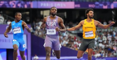 USA's Noah Lyles crosses the line to finish second place in the Paris 2024 Olympics Athletics Men's 200m semifinals at the Stade de France, Saint-Denis, France, Aug. 7, 2024. (Reuters Photo)