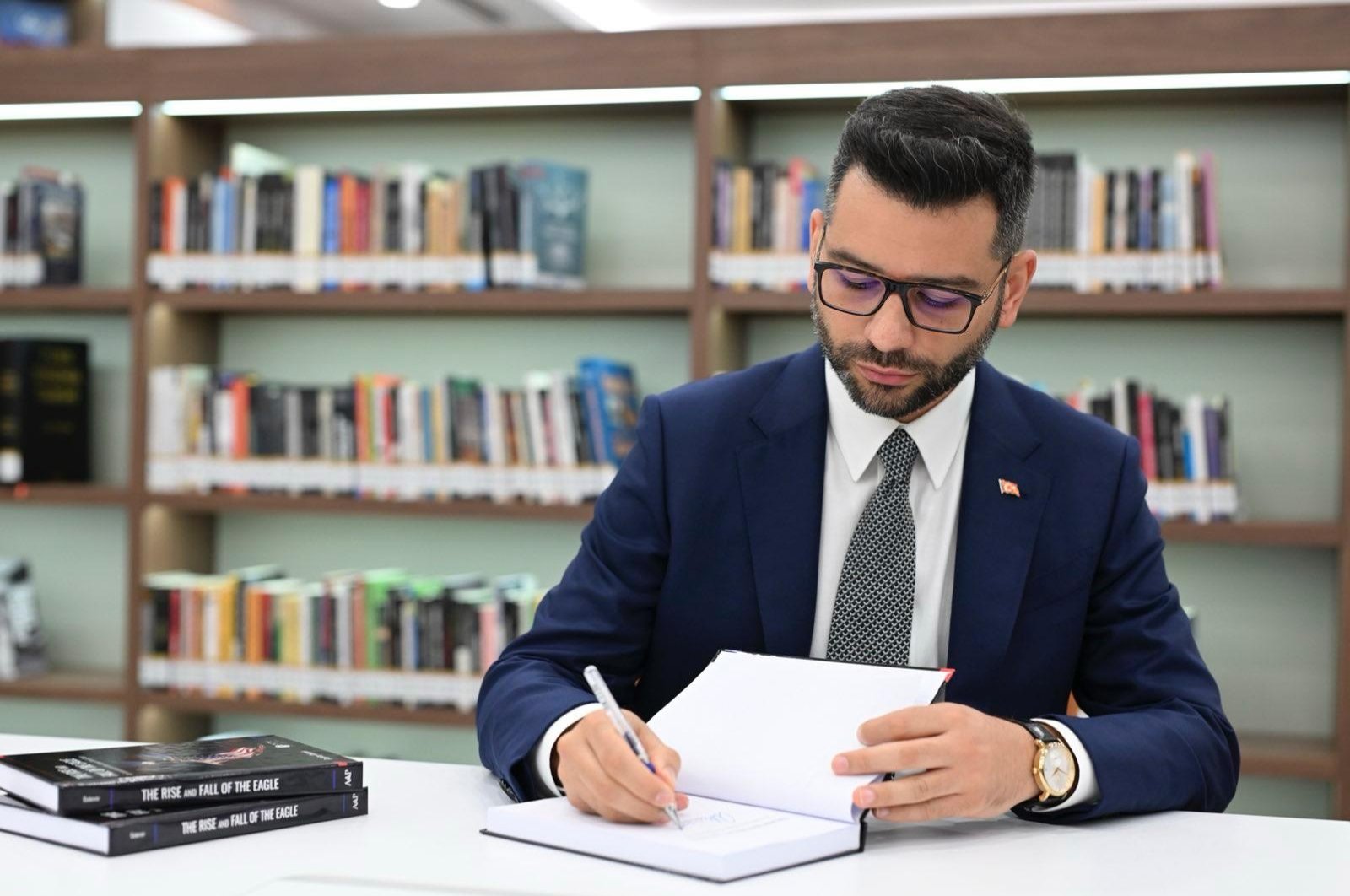 New book by Türkiye's deputy comms director stresses need for new global order
