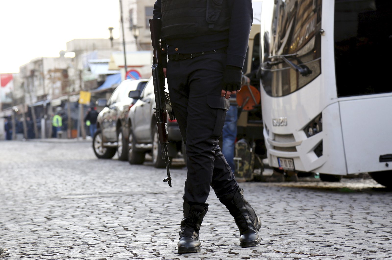 A police officer patrols in Sur district in the southeastern province of Diyarbakır, Jan. 12, 2016. (Reuters File Photo)