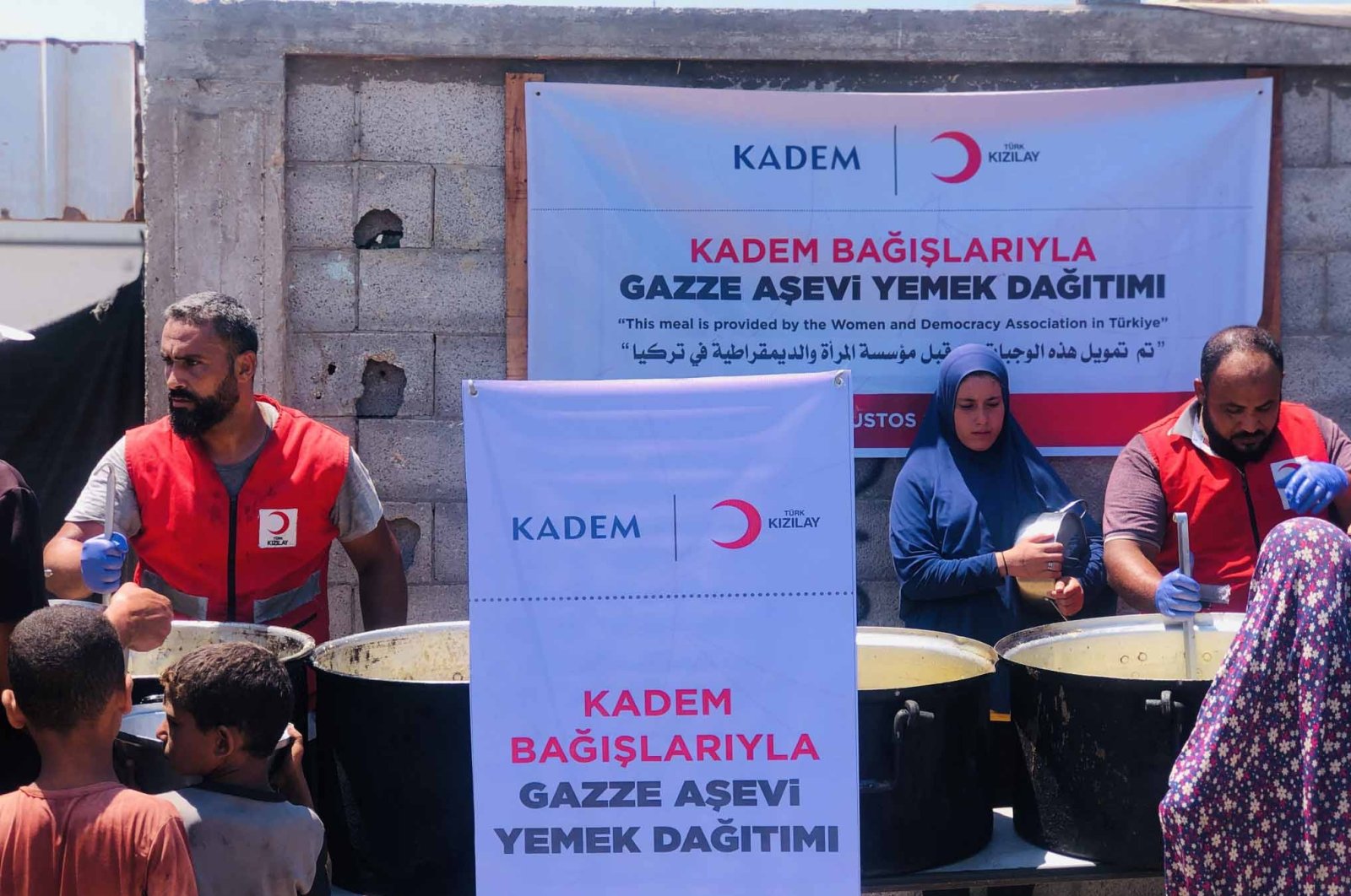 Turkish Red Crescent&#039;s (Kızılay) soup kitchen receives support from KADEM, Gaza, Palestine, Aug. 7, 2024. (DHA Photo)