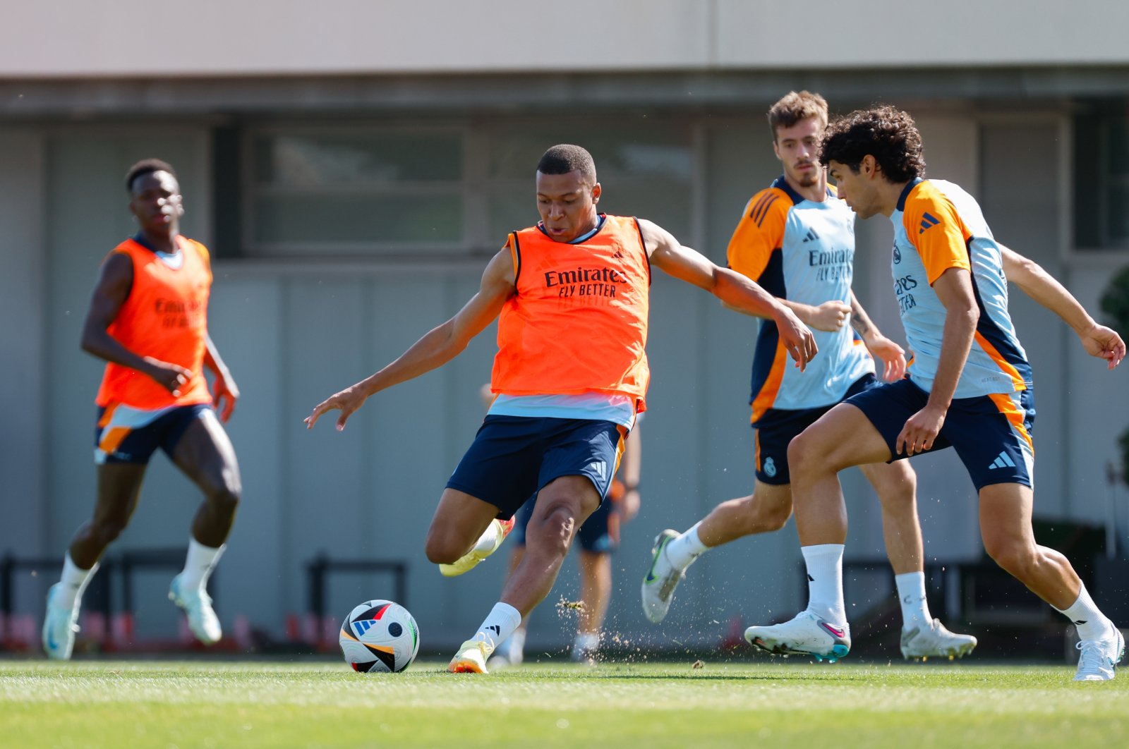 Real Madrid&#039;s Kylian Mbappe (2nd L) and Jesus Vallejo train at Valdebebas training ground, Madrid, Spain, Aug. 10, 2024. (Getty Images Photo)