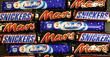 Mars and Snickers bars are seen in this picture illustration taken Feb. 23, 2016. (Reuters Photo)