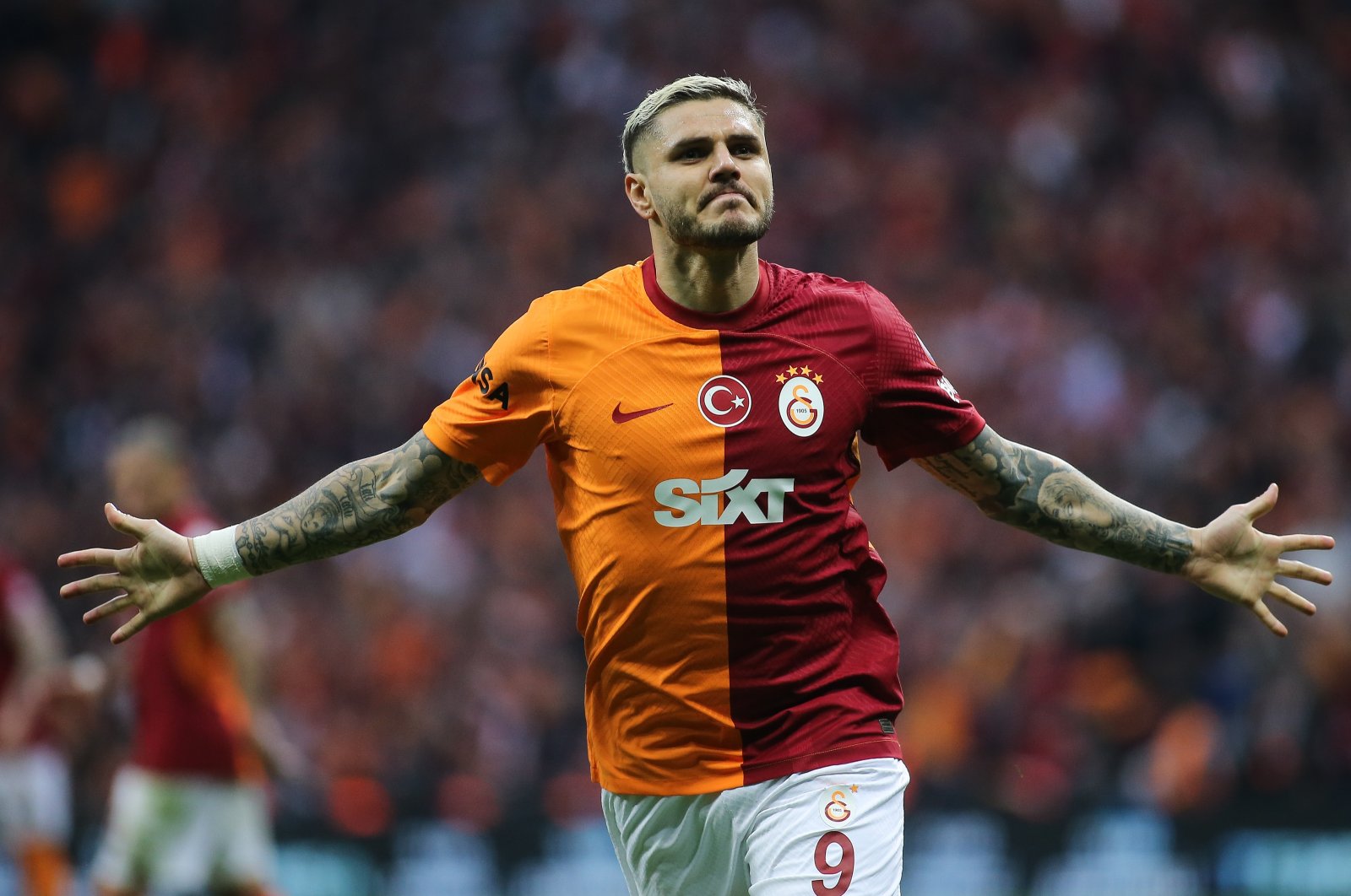 Galatasaray&#039;s Mauro Icardi celebrates after scoring his team&#039;s first goal during the Turkish Süper Lig match against Pendikpor at Rams Park, Istanbul, Türkiye, April 21, 2024. (Getty Images Photo)