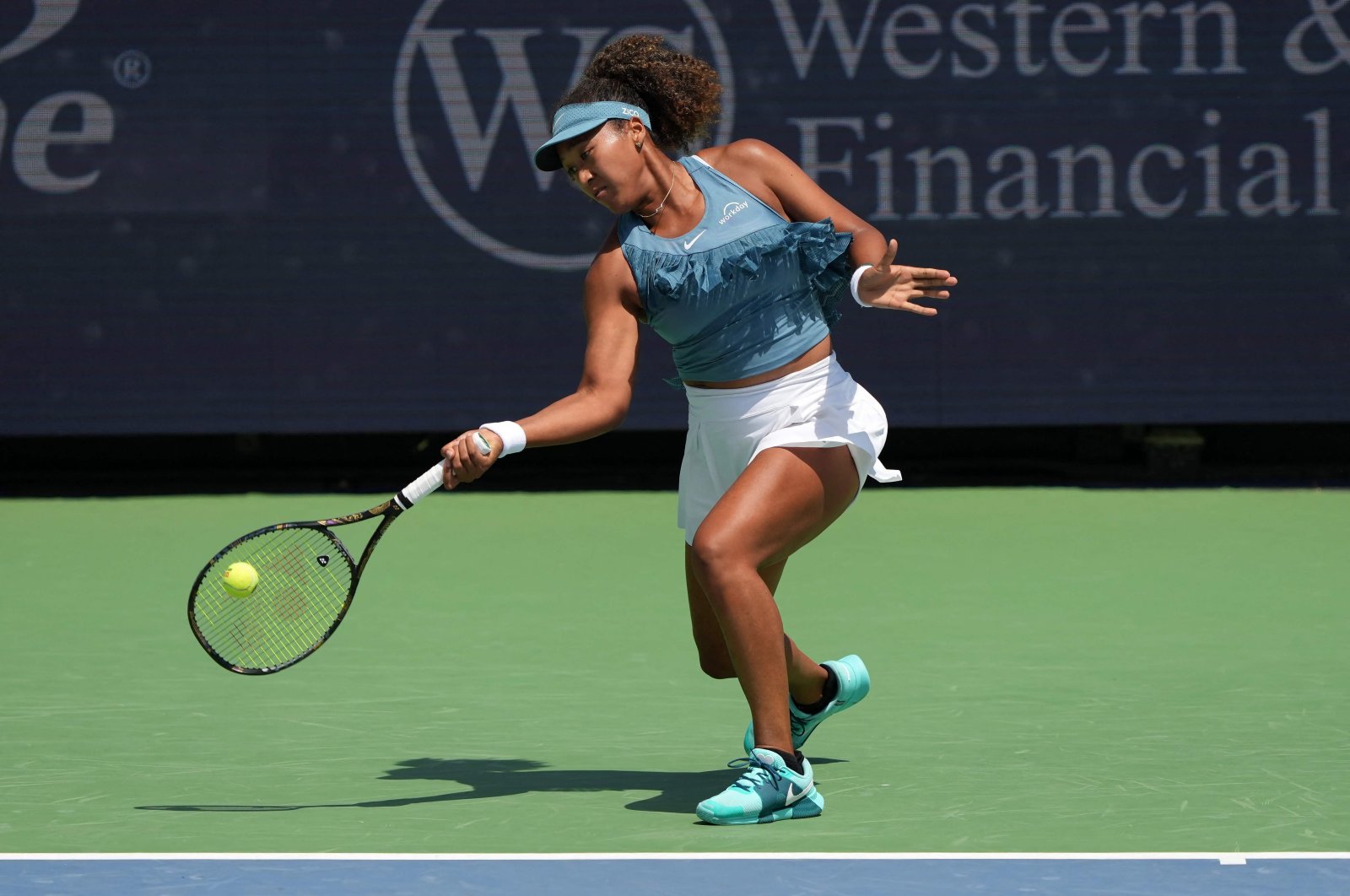 Japan&#039;s Naomi Osaka plays a forehand during her match against U.S.&#039;s Ashlyn Krueger during Day 2 of the Cincinnati Open at the Lindner Family Tennis Center, Ohio, U.S., Aug. 12, 2024. (AFP Photo)