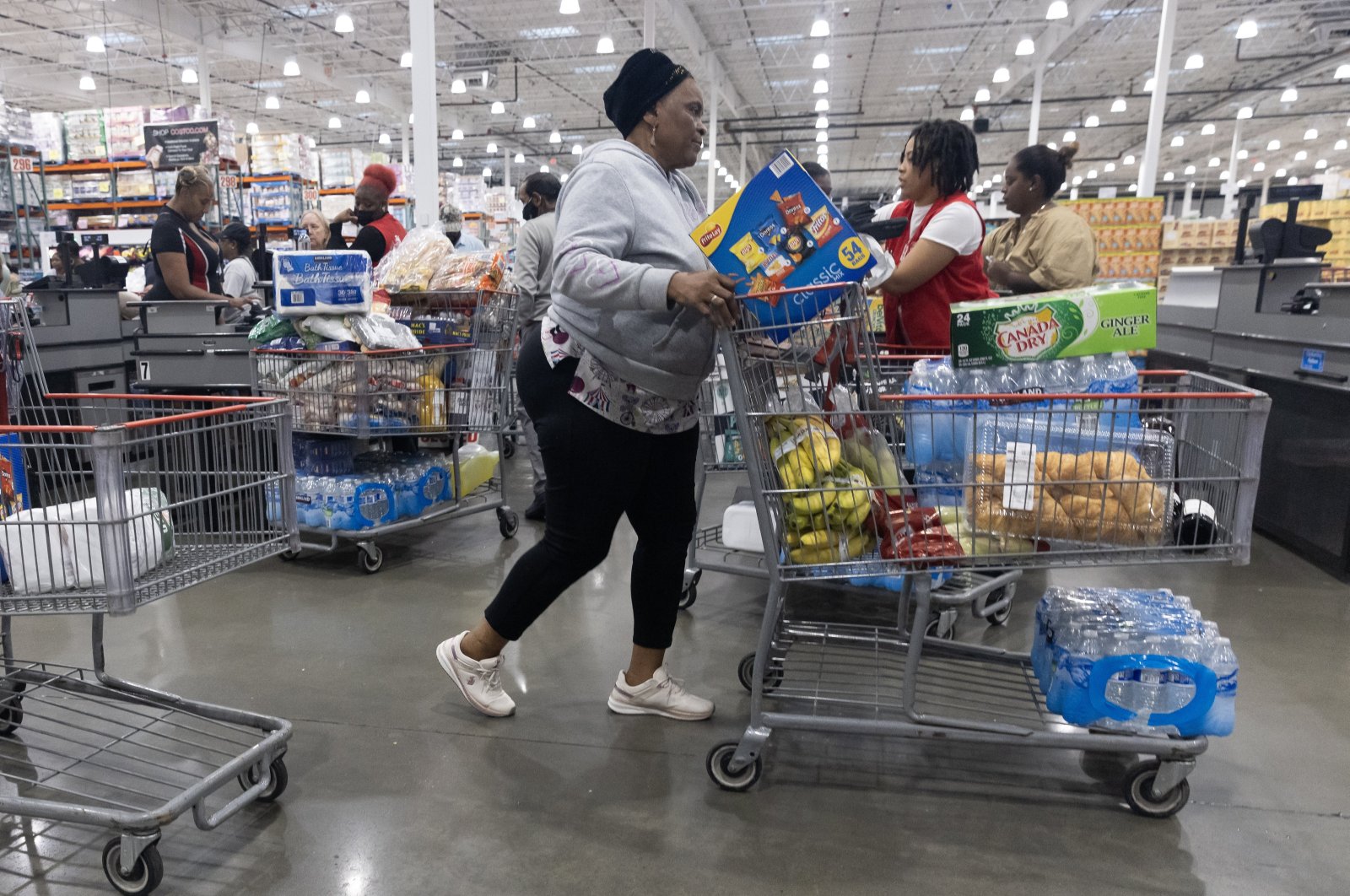 Customers check out at a Costco store in Washington, D.C., U.S., Aug. 8, 2024. (EPA Photo)