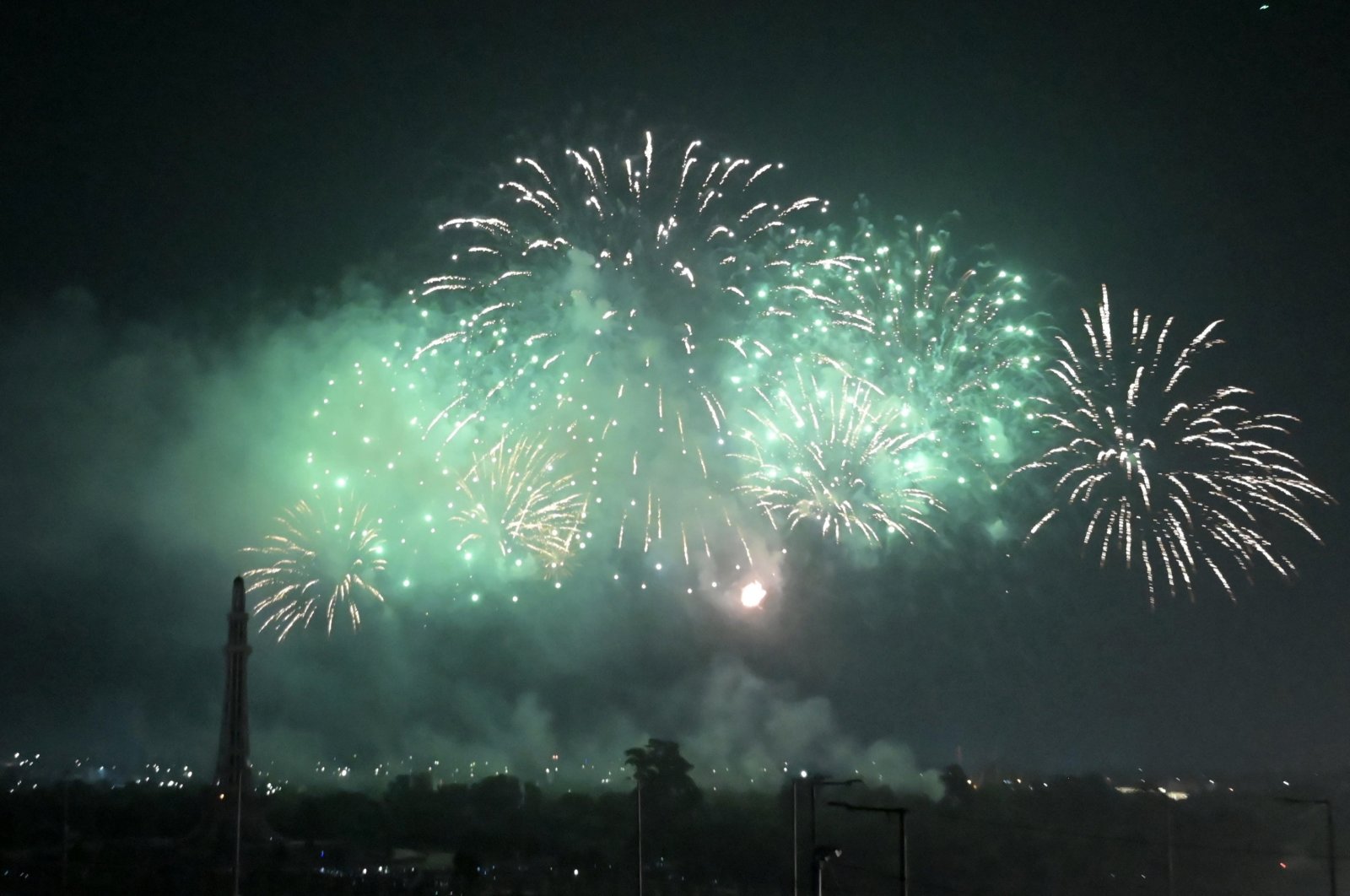 Fireworks explode during the celebrations marking the 77th anniversary of Pakistan&#039;s Independence, Lahore, Pakistan, Aug. 14, 2024. (EPA Photo)