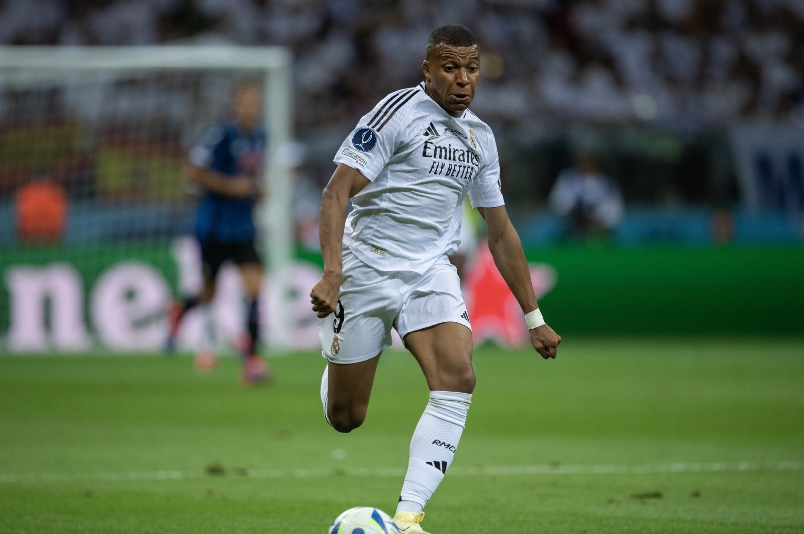 Real Madrid&#039;s Kylian Mbappe in action during the UEFA Super Cup 2024 match between Real Madrid and Atalanta BC at National Stadium, Warsaw, Poland, Aug. 14, 2024. (Getty Images Photo)