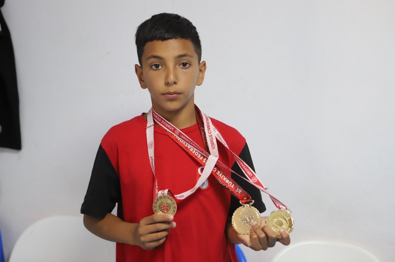 Turkish wrestling prodigy Berat Çelik claims 3rd national title