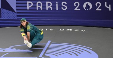 Rachael &quot;Raygun&quot; Gunn of Australia in action at the Paris 2024 Olympics breaking, Paris, France, Aug. 9, 2024. (Reuters Photo)