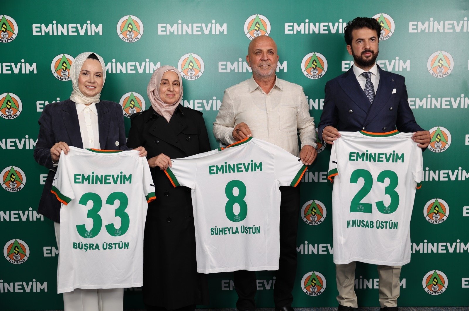 Eminevim teams up with Alanyaspor as jersey back sponsor