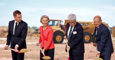 Minister-president of the Saxony Michael Kretschmer, European Commission President Ursula von der Leyen, C.C. Wei, chair and CEO of TSMC and German Chancellor Olaf Scholz attend a groundbreaking ceremony for Taiwanese chip maker TSMC's first European plant, Dresden, Germany, Aug. 20, 2024. (Reuters Photo)