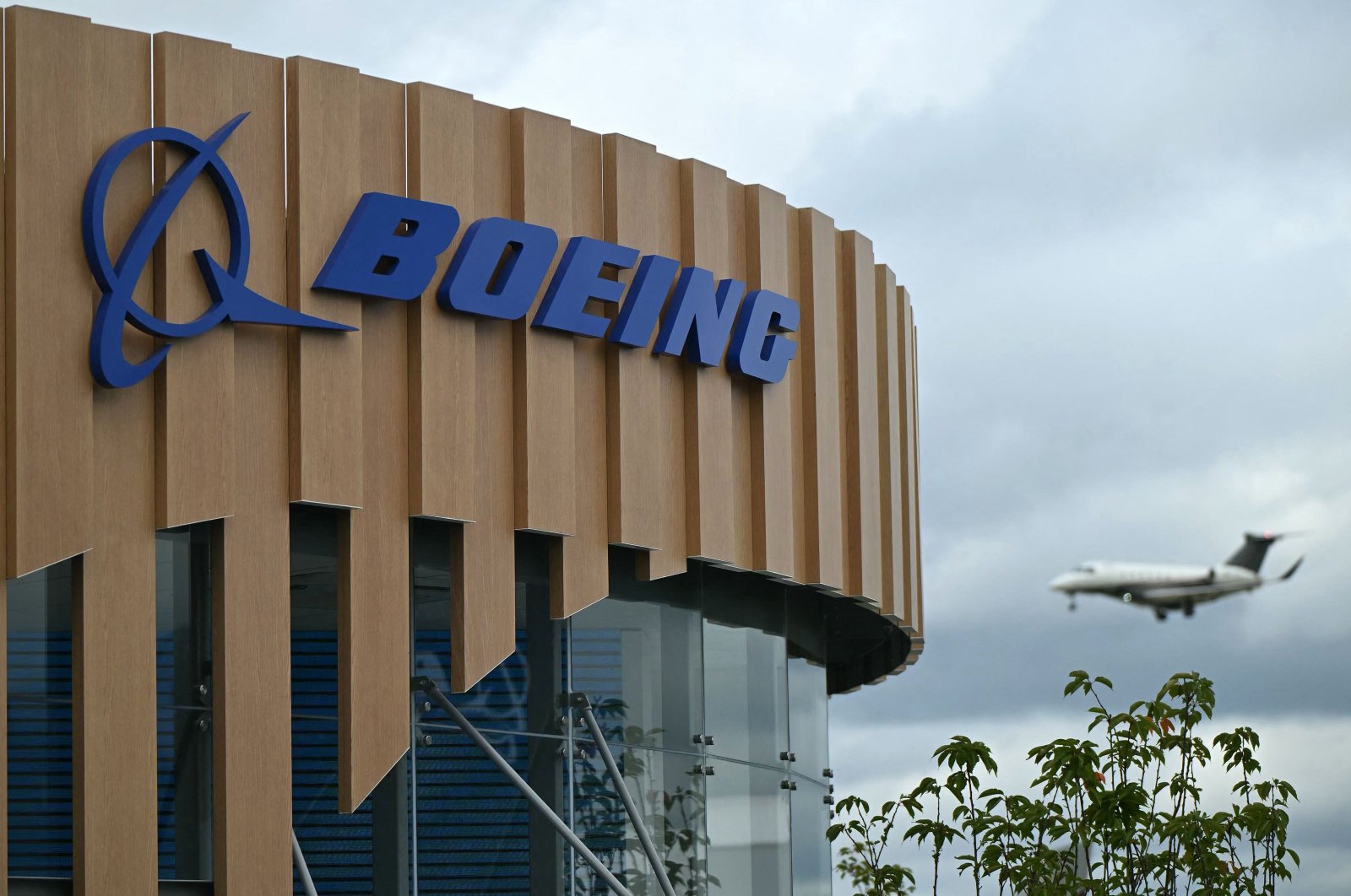 A logo is seen on the Boeing stand on the opening day of the Farnborough International Airshow 2024, southwest of London, U.K., July 22, 2024. (AFP Photo)