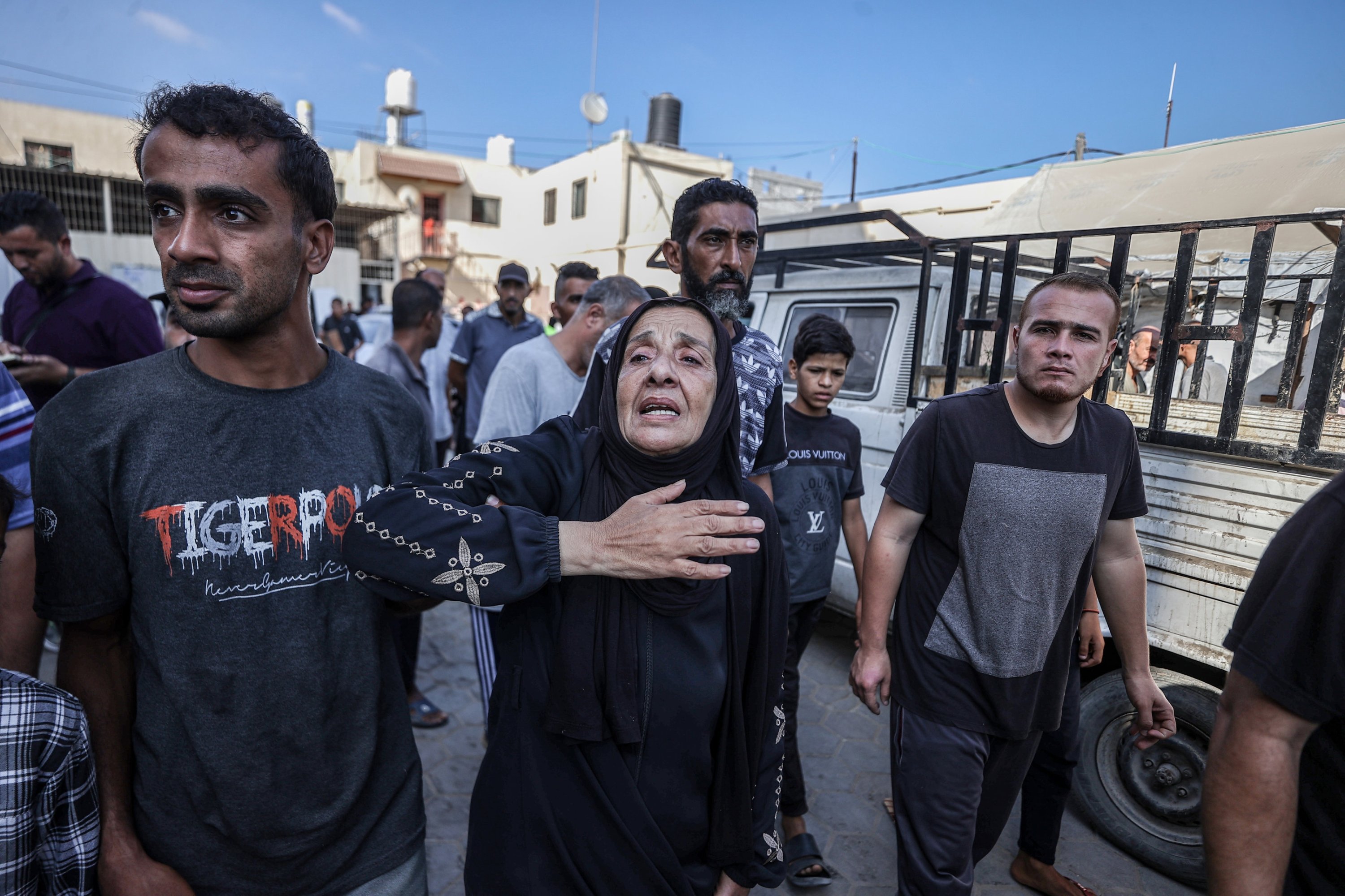 A Palestinian woman mourns her loved ones killed in Israeli attacks, Deir al-Balah, Gaza, Palestine, Aug. 21, 2024. (AA Photo)