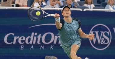 Italy&#039;s Jannik Sinner returns a shot during the men’s singles final against Frances Tiafoe of the United States on Day Seven of the Cincinnati Open, Cincinnati, U.S., Aug 19, 2024. (Reuters Photo)