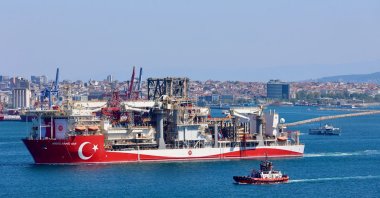 Türkiye&#039;s seventh-generation ultra-deepwater drillship Abdülhamid Han sails in the Bosporus on its way to the Black Sea, Istanbul, Türkiye, Aug. 2, 2024. (Reuters Photo)