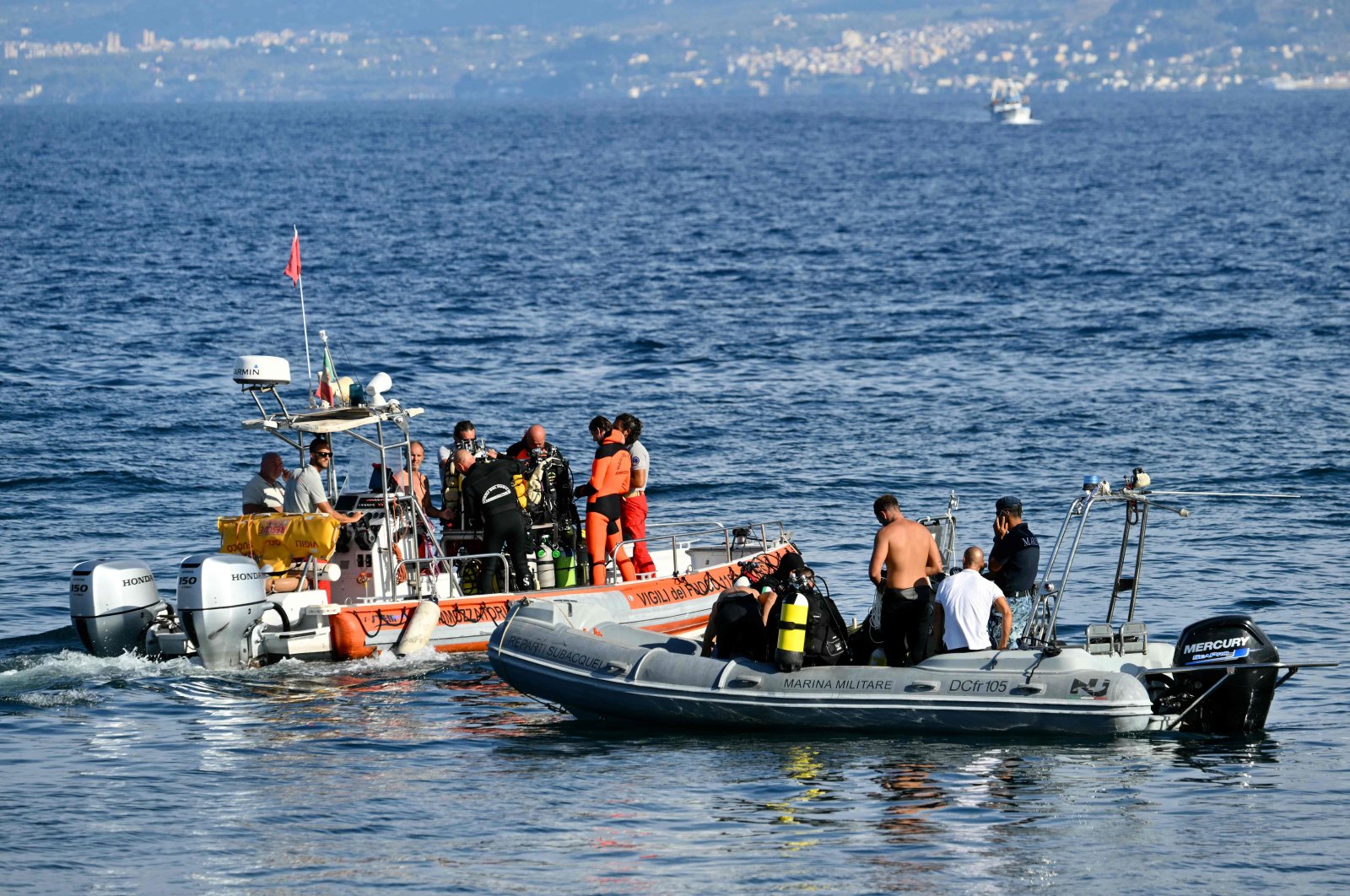 Rescue teams operate off Porticello harbor near Palermo, where they search for a last missing person three days after the British-flagged luxury yacht Bayesian sank, Aug. 22, 2024. (AFP Photo)