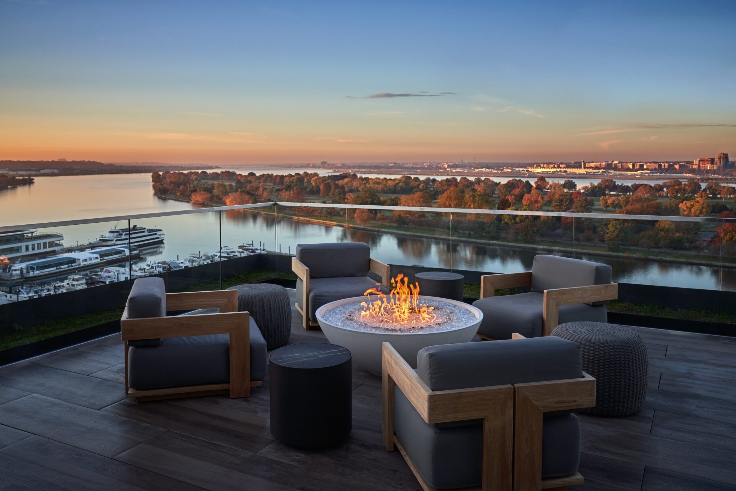 The city's sunset landscape viewed from the Pendry Hotel, Washington, U.S., Nov. 3, 2022. (Photo by İlker Topdemir)