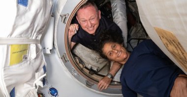 A handout photo made available by NASA on Aug. 24, 2024, shows NASA&#039;s Boeing crew test flight astronauts (from top) Butch Wilmore and Suni Williams posing for a portrait inside the vestibule between the forward port on the International Space Station&#039;s Harmony module and Boeing&#039;s Starliner spacecraft on June 13, 2024. (EPA Photo)