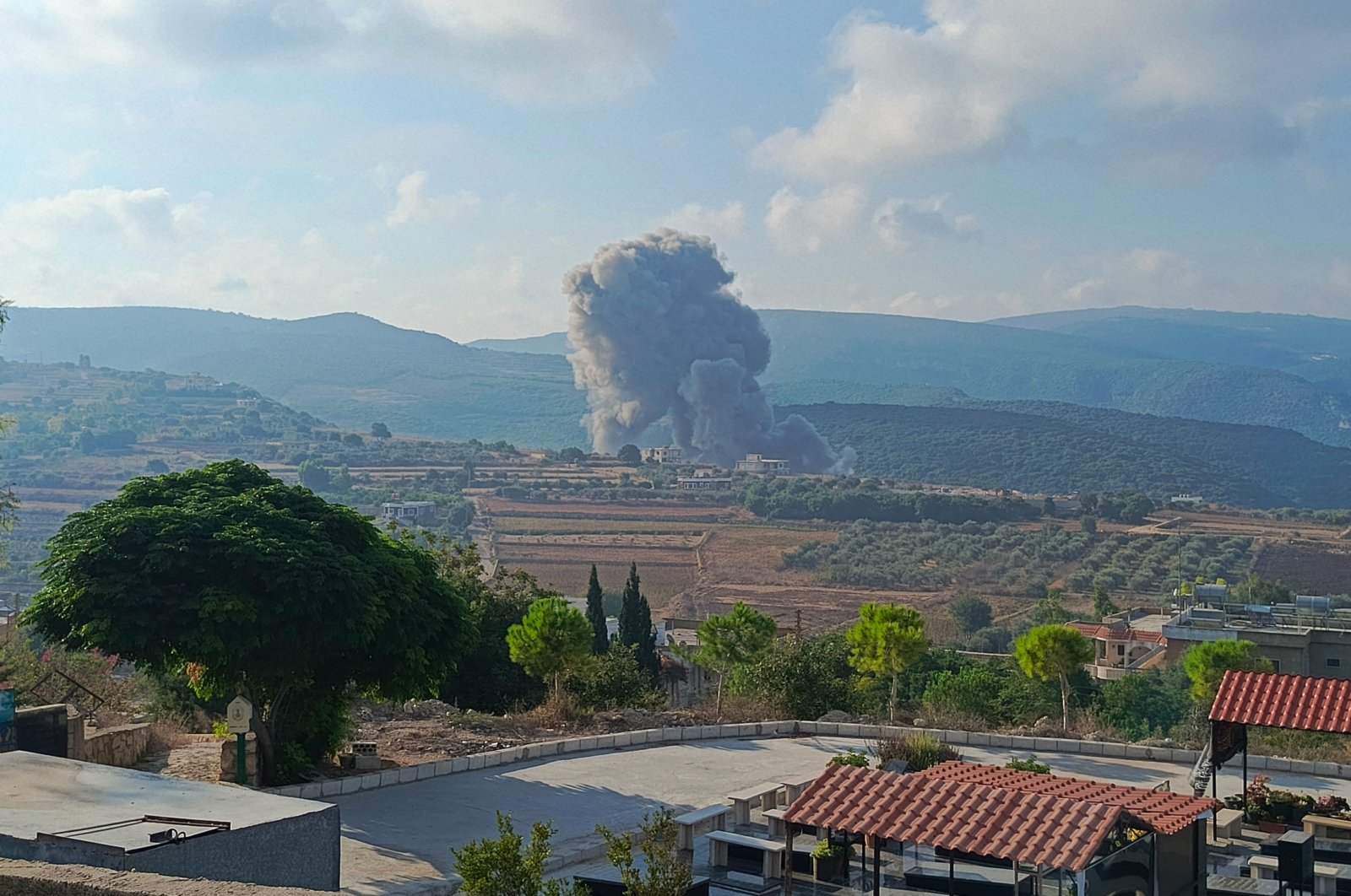 Smoke billows from the site of an Israeli airstrike on Zibqin in southern Lebanon, Aug. 25, 2024. (AFP Photo)