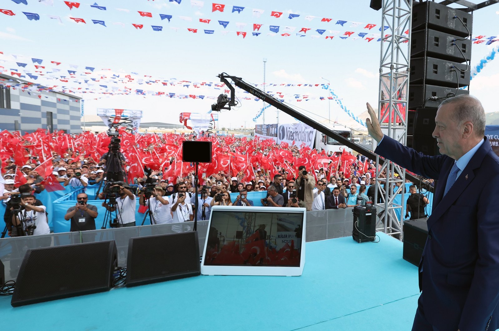 President Recep Tayyip Erdoğan greets people in Bitlis, southeastern Türkiye, Aug. 25, 2024. (AA Photo)