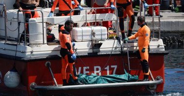Rescue personnel transport what is believed to be Hannah Lynch&#039;s body at the scene of a luxury yacht sinking off Porticello, Palermo, Italy, Aug. 23, 2024. (Reuters Photo)