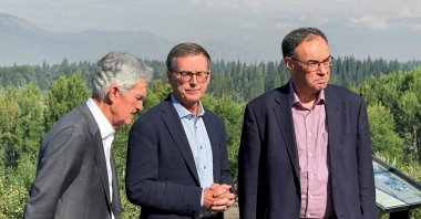 U.S. Federal Reserve Chair Jerome Powell, Bank of England Governor Andrew Bailey and Bank of Canada Governor Tiff Macklem take a break outside the Kansas City Fed’s annual economic symposium, Jackson Hole, Wyoming, U.S., Aug. 23, 2024. (Reuters Photo)