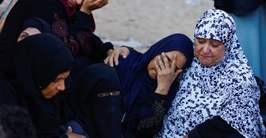 Mourners react during the funeral of Palestinians killed in Israeli strikes, amid the Israel-Hamas conflict, at Al-Nasser Hospital, Khan Younis, Gaza Strip, Palestine, Aug. 26, 2024. (Reuters Photo)