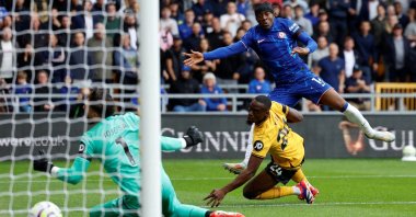 Chelsea&#039;s Noni Madueke scores the fourth goal in their Premier League match against Wolverhampton Wanderers at Molineux Stadium, Wolverhampton, U.K., Aug. 25, 2024 (Reuters Photo)