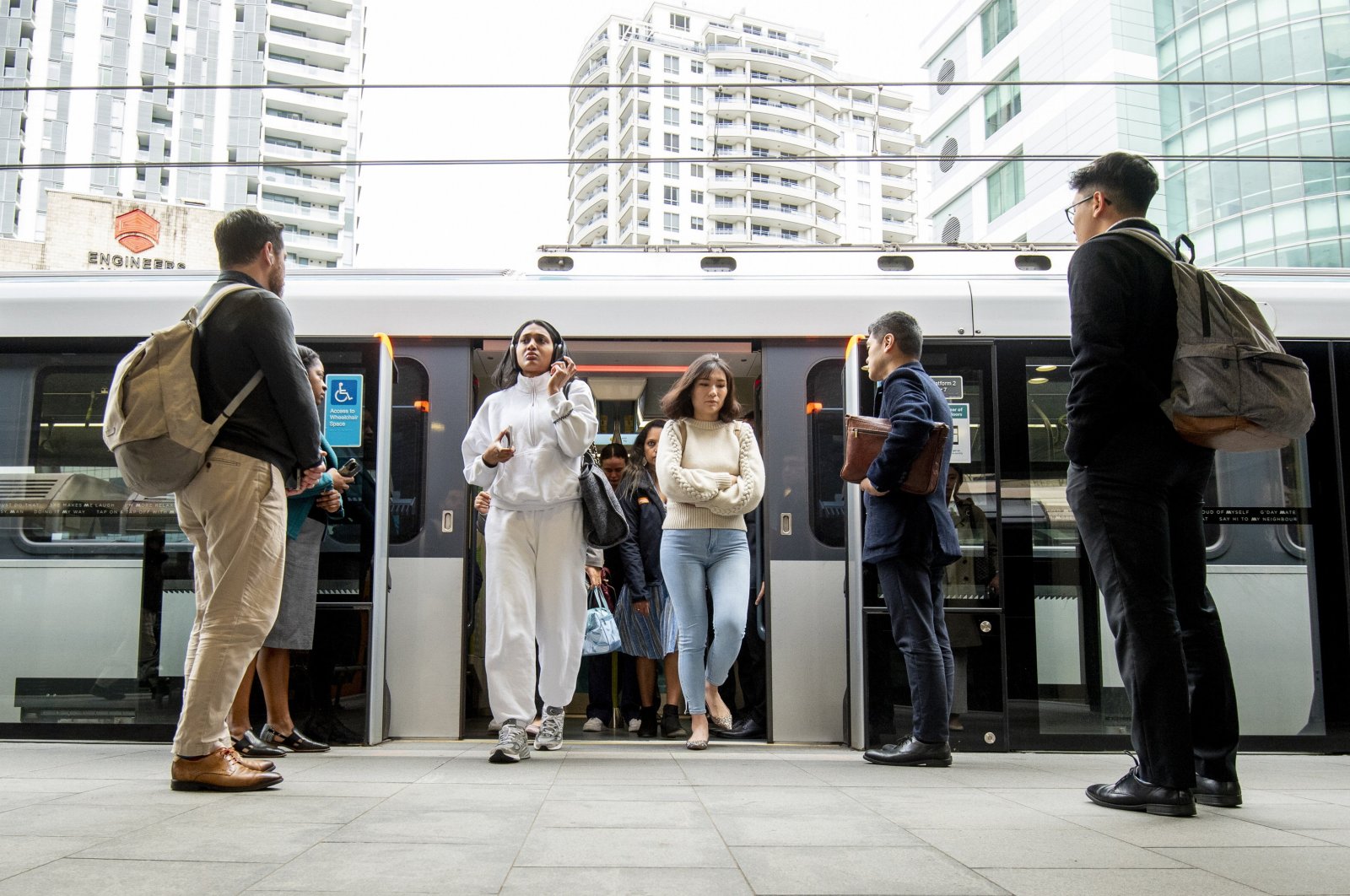 Passengers disembark a Sydney Metro train at Chatswood Metro station for the first day of public travel, Sydney, Australia, Aug. 19, 2024. (EPA Photo)