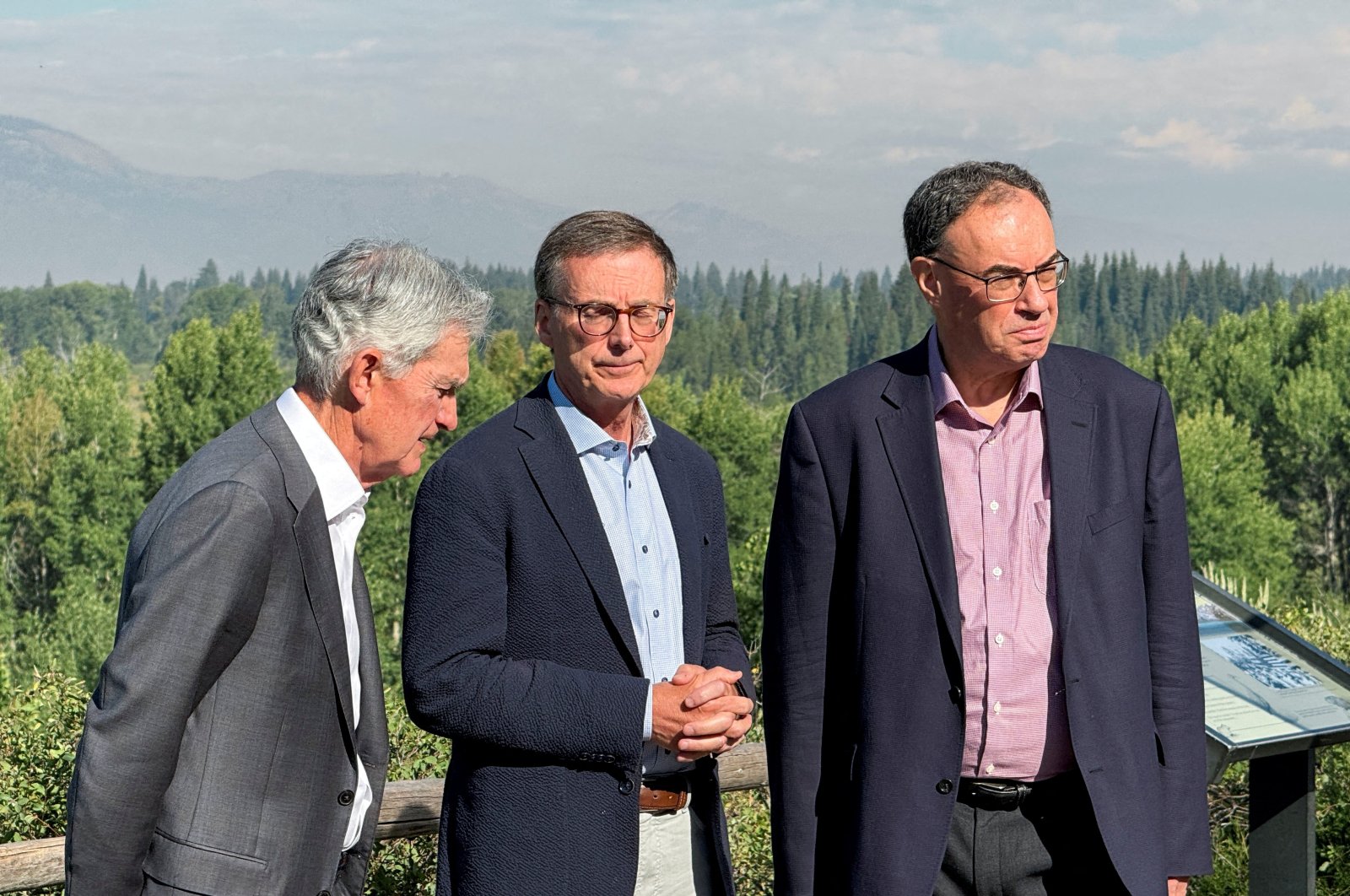 U.S. Federal Reserve Chair Jerome Powell, Bank of England Governor Andrew Bailey and Bank of Canada Governor Tiff Macklem take a break outside the Kansas City Fed’s annual economic symposium, Jackson Hole, Wyoming, U.S., Aug. 23, 2024. (Reuters Photo)