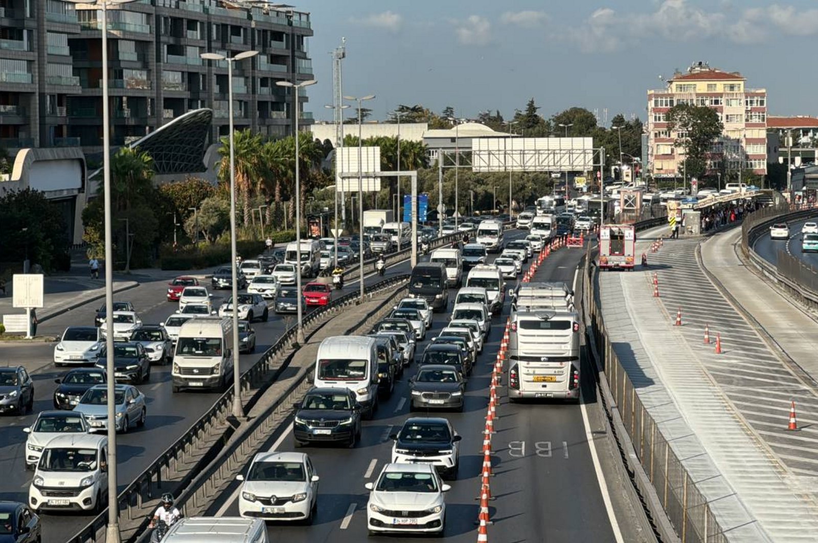 The Beşyol stop toward Beylikdüzü will be closed as of Tuesday for the "White Road" project, Istanbul, Türkiye, Aug. 26, 2024. (AA Photo)